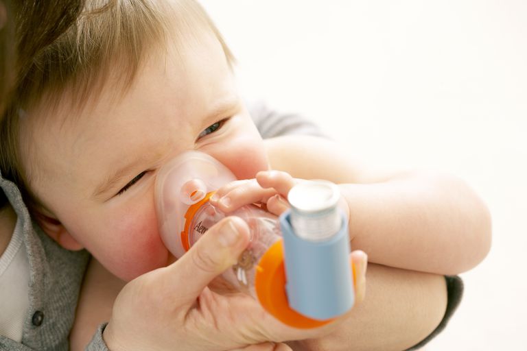 astmę dzieci, chorują astmę, częściej chorują, częściej chorują astmę
