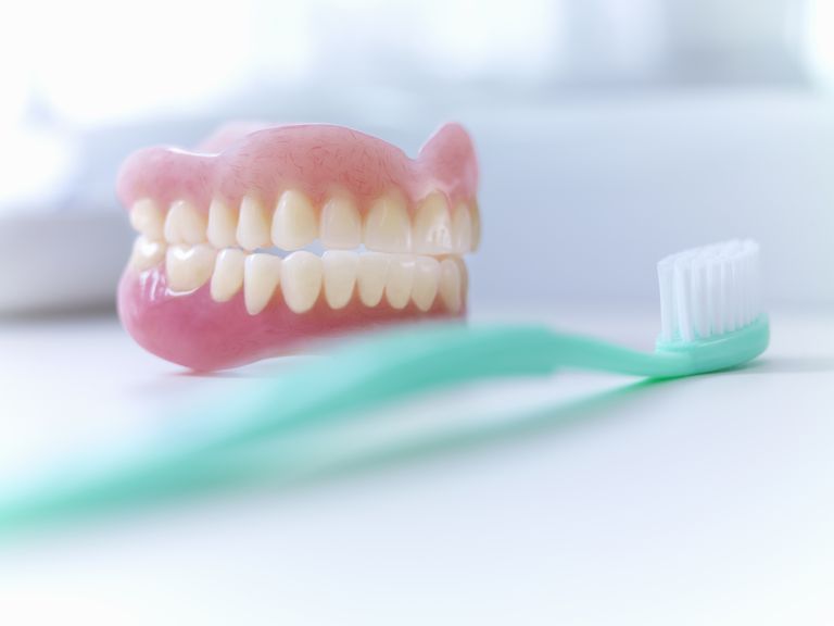 czyszczenia protez, mogą powodować, protez dentystycznych, środka czyszczenia, środka czyszczenia protez