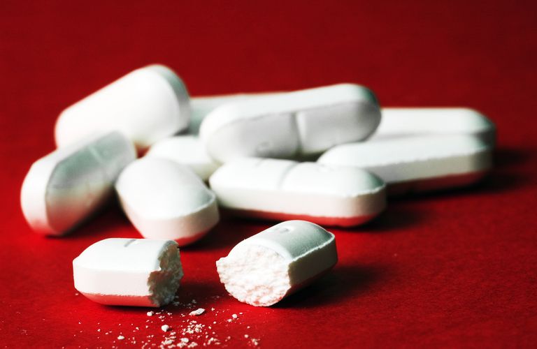 działania niepożądane, inne leki, dotyczące przepisywania, które mogą, leczenia opioidami