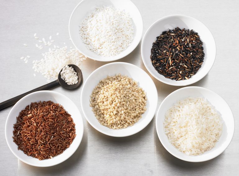 białego ryżu, brązowego ryżu, jest uważany, biały jako